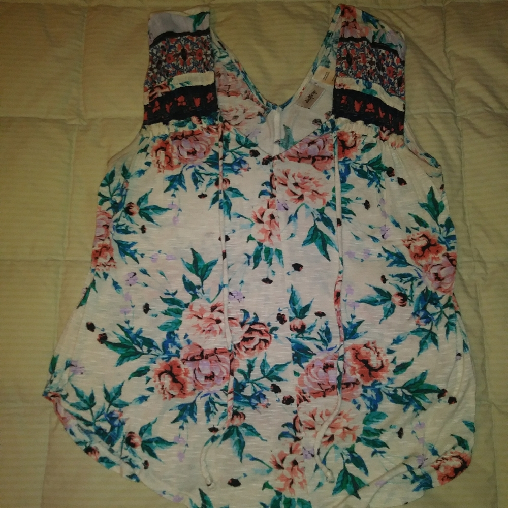 Pretty Daytrip Floral Top